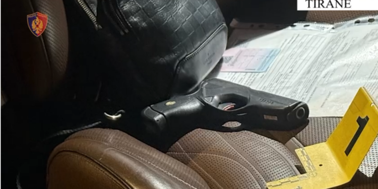 Arrestohet 39-vjeçari në Tiranë, qarkullonte me armë zjarri në automjet