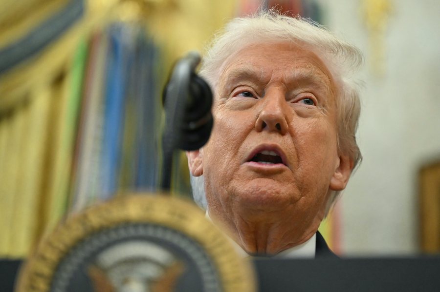 “Askush nuk guxon t’i afrohet Amerikës”, Trump dërgon CIA-n në Venezuelë, Maduro mbledh ushtrinë