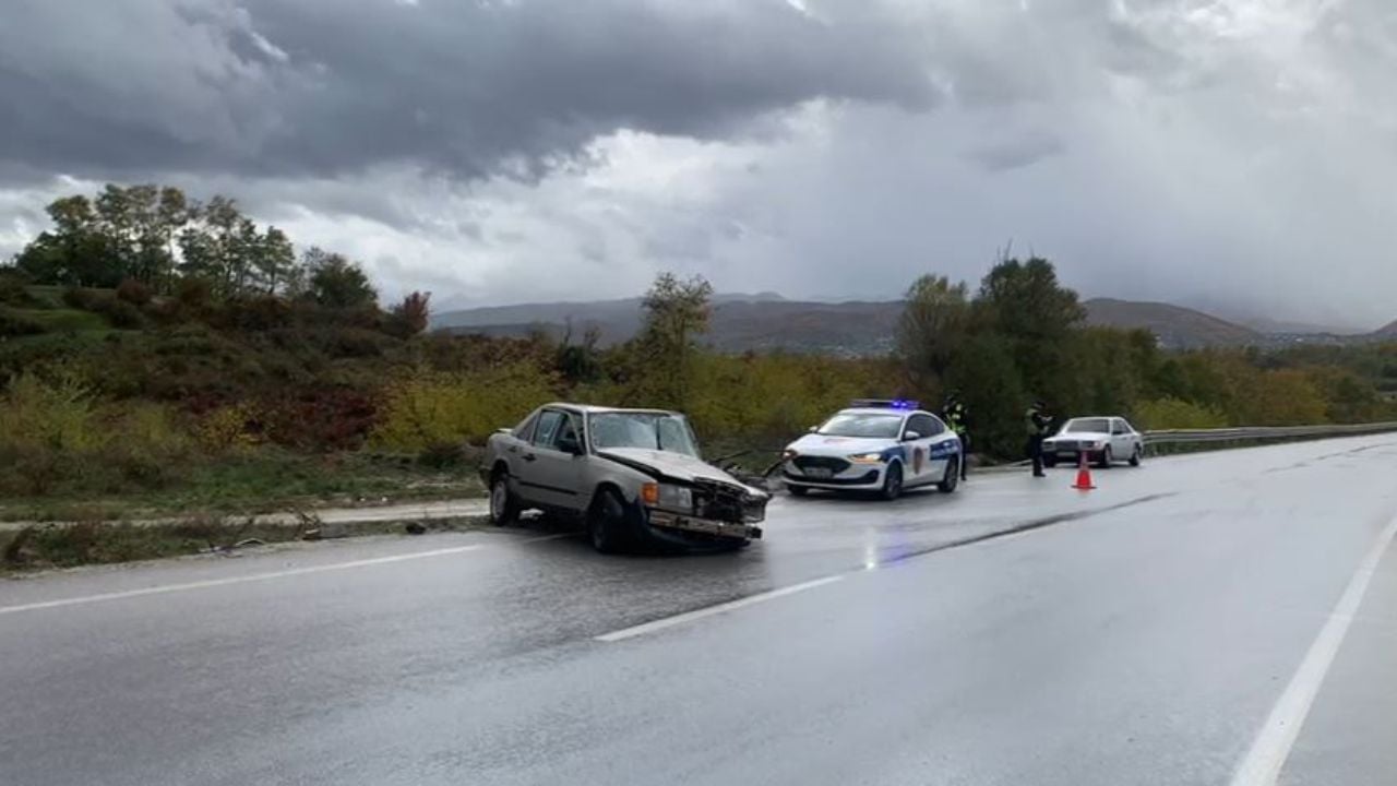 Një viktimë dhe 8 të plagosur nga aksidentet këtë të diel, shkak shpejtësia dhe lagështira në rrugë