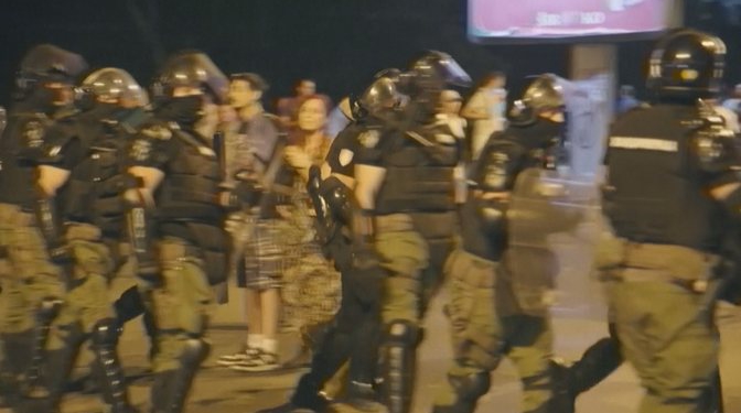 “Tërbimi” i Vuçiç, Kosova dhe studentët nxjerrin të palarat e Beogradit