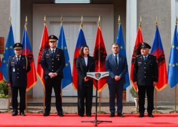 Gjenerata e re e Policisë, ministrja Koçiu: Ju mbani një uniformë të rëndë…