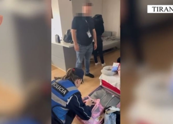 Goditet baza e prostitucionit në Tiranë, arrestohet tutori 22-vjeçar dhe dy kolumbianet