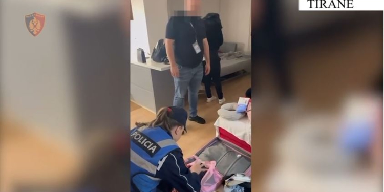 Goditet baza e prostitucionit në Tiranë, arrestohet tutori 22-vjeçar dhe dy kolumbianet