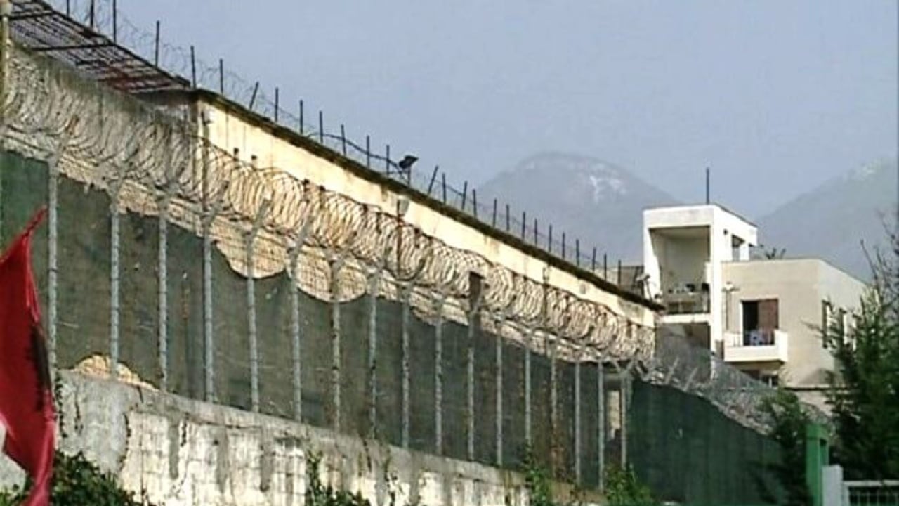 Dy të burgosur tentuan arratisjen, Prokuroria e Tiranës dërgon në gjyq tre punonjës të burgut 313