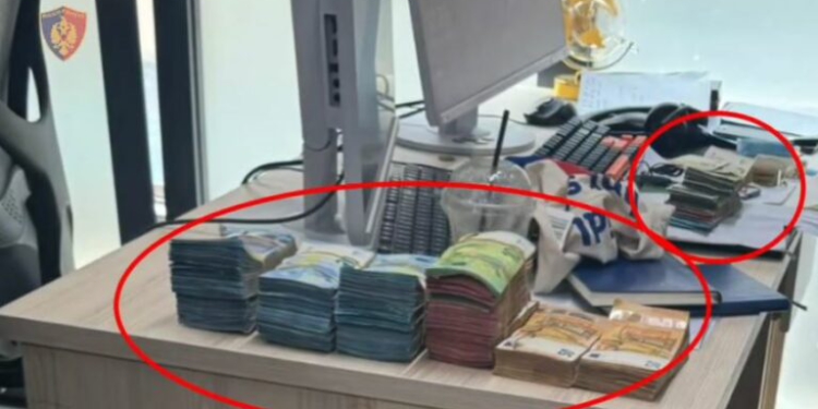 Goditet Call Centeri/ Mashtronin qytetarët europianë të investonin në bursa. Pranga administratorit dhe një tjetri, e pësojnë 38 punonjës(VIDEO)