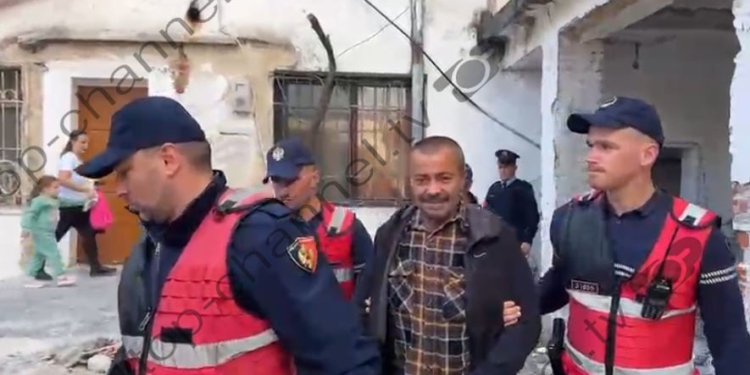 “Kush ma dënon nipin nuk del i gjallë nga salla”, arrestohet pas kërcënimeve Gjovalin Shkambi