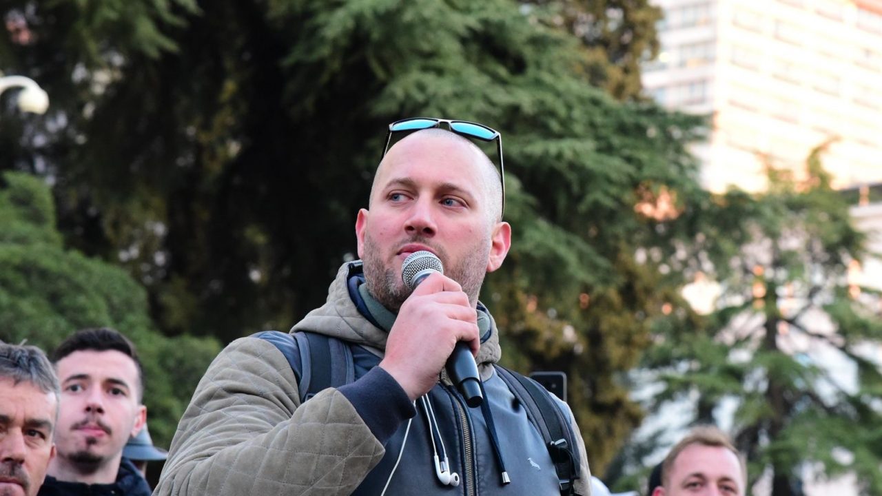 Sa i pavarur është Florjan Binaj? Analisti: Po e përdor Berisha për të mbuluar fytyrën e tij