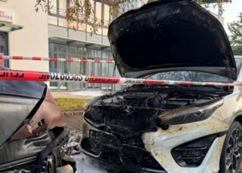 Tragjedia familjare/ Burri 57-vjeçar vret babanë, plagos nënën e vajzën e tij dhe kryen vetëvrasje! Shkak trashëgimia