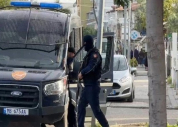 “Duhet të vdesin njerëz t’i zej paniku, kaq”/ Si Avdylajt vendosnin gjoba e terrorizonin Durrësin