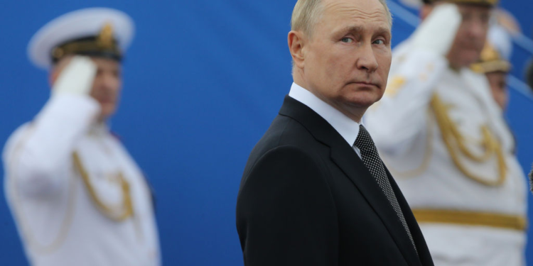 Nga Patriarku Kirill te fëmijët, gjithçka për të kremtuar kultin e Putinit