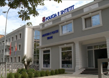 “Këmbimi”/ Shantazh për 5.000 € dhe rrëmbim i një të mituri. Arrestohen 3 të rinj në Tiranë, një në kërkim