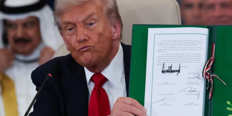 Trump kërcënon sërish Hamasin: Do të zhduket nëse shkel armëpushimin!