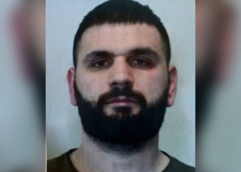 Përplasi 9 automjete dhe 1 motor për t’i ikur policisë, burg për 31 vjeçarin/ Shfaq pendesë: Isha në panik e ankth, marr mjekim.. 