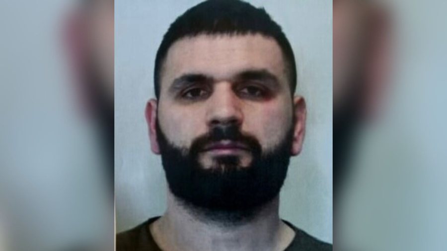 Përplasi 9 automjete dhe 1 motor për t’i ikur policisë, burg për 31 vjeçarin/ Shfaq pendesë: Isha në panik e ankth, marr mjekim.. 