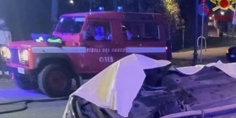 Tragjedi në Itali, aksidenti i rëndë iu merr jetën tre 20-vjeçarëve/ Detajet e para
