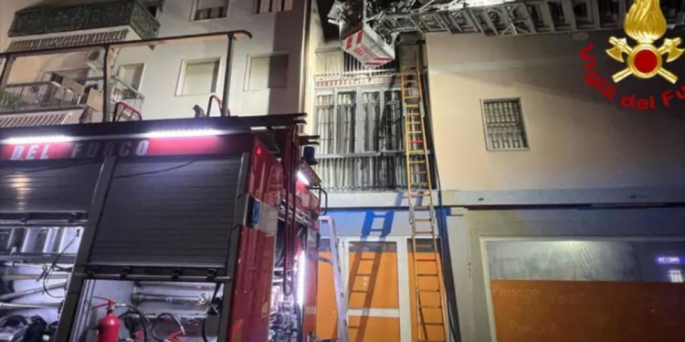 Itali, tre të vdekur nga zjarri në një apartament në Milano, evakuohen 17 familje