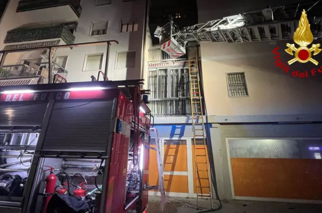 Itali, tre të vdekur nga zjarri në një apartament në Milano, evakuohen 17 familje