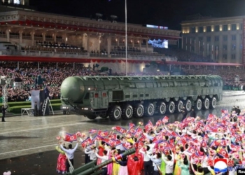 Koreja e Veriut nxjerr raketën e “frikshme”: Me Hwasong mund të godasim Amerikën