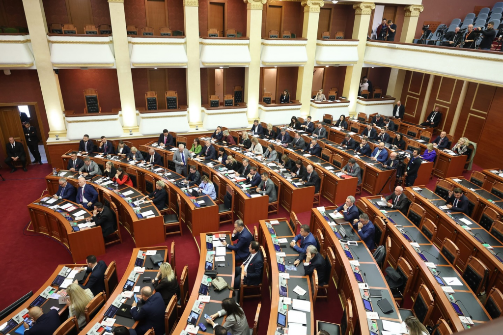 Nga raportet për 2024-ën te mbetjet, çfarë do të diskutohet sot në seancë plenare