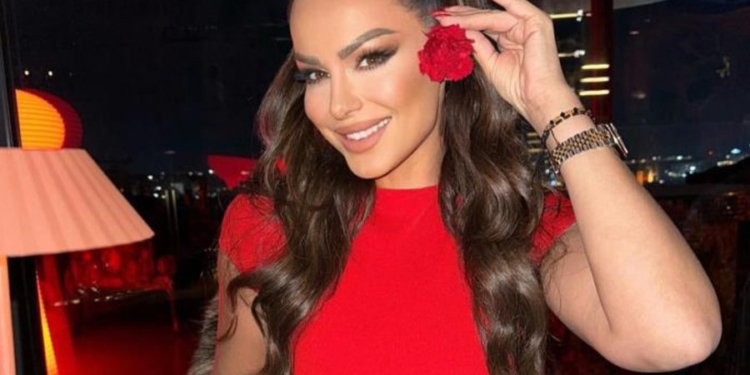 Modelja shqiptare “çmend” mediat serbe para ndeshjes: Skandal botëror!