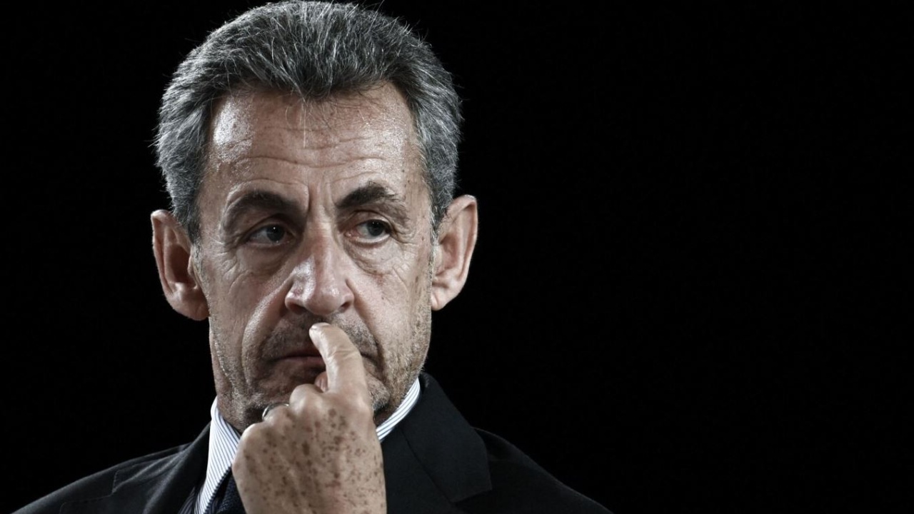 S’ka qetësi në burg për Nicolas Sarkozy/ Ish-presidenti kërcënohet nga të burgosurit e tjerë, videoja bëhet virale