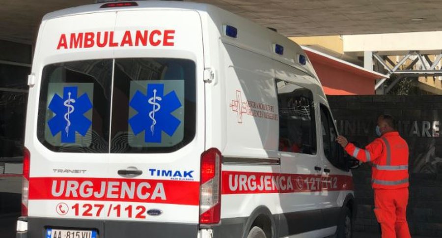 Bie nga lartësia e pallatit ku po punonte, ndërron jetë punëtori në Shëngjin