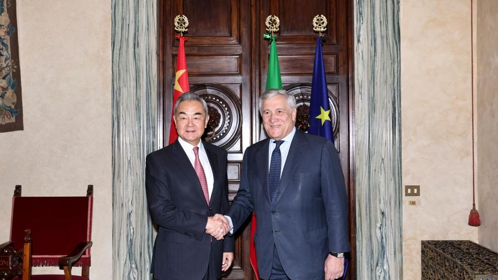 Tajani dhe Wang rikonfirmojnë bashkëpunimin Itali – Kinë