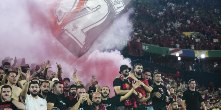 Serbët vazhdojnë arrestimet para ndeshjes, e pëson edhe një italian për fanellën me UÇK