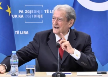 Propozimi “radikal” në mbledhjen e PD: Deputetët të hyjnë në grevë urie, bashkë me familjarët e tyre