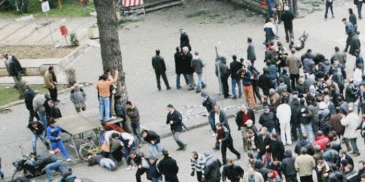 “Sekuestrova armët e grupit të zjarrit”- Ish prokurori për 21 janarin: Mblodha gëzhojat, probleme pati me urdhrat e ndalimit