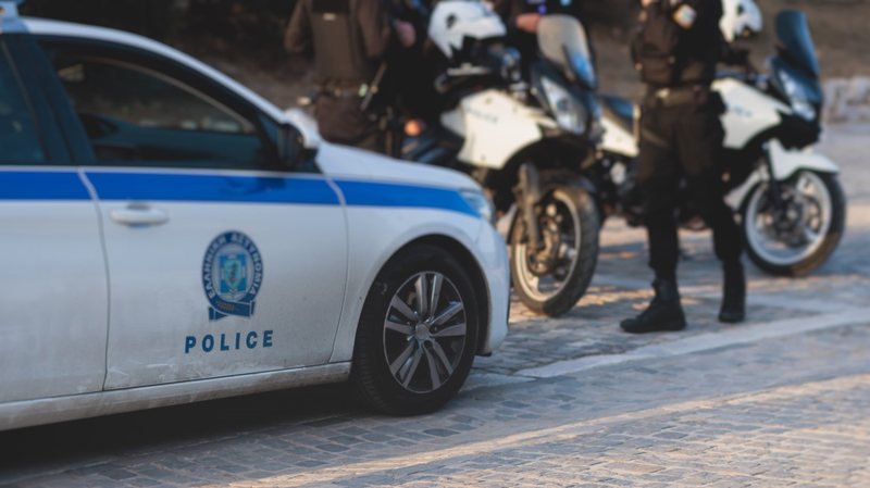 Policia greke dhunon të riun shqiptar, ndodhet në gjendje të rëndë në spital