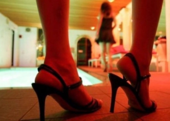 Shfrytëzonte 2 kineze për prostitucion në Tiranë, në pranga 47-vjeçarja