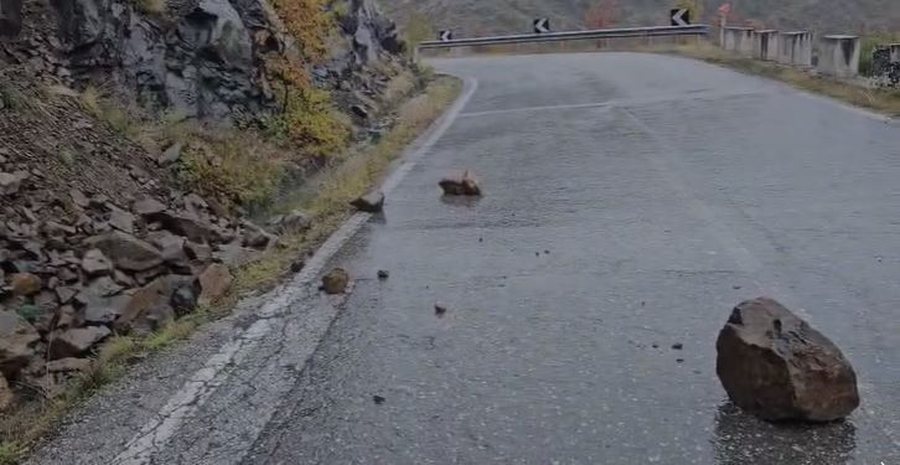 Moti i keq në Kukës, akset nacionale të qarkullueshme por me rrezik rënie gurësh