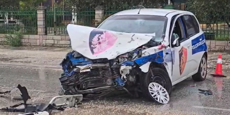 Makina e policisë përplaset me “Benz-in” në Fier, mbeten të plagosur dy efektivë policie