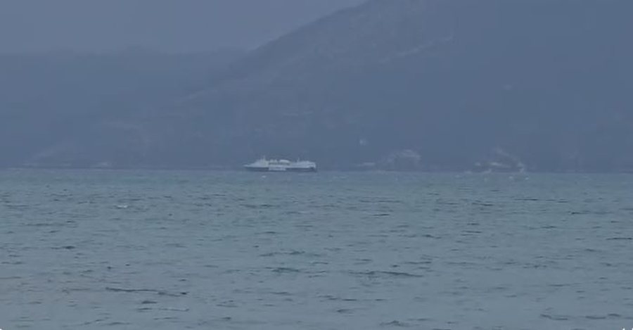 Trageti i linjës Vlorë-Brindisi del në det për të shmangur përplasjet në kalatën e portit