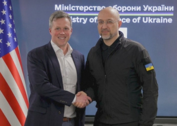 Pentagoni zbarkon në Ukrainë! Kievi do të japë Donbasin dhe do të përgjysmojë ushtrinë?