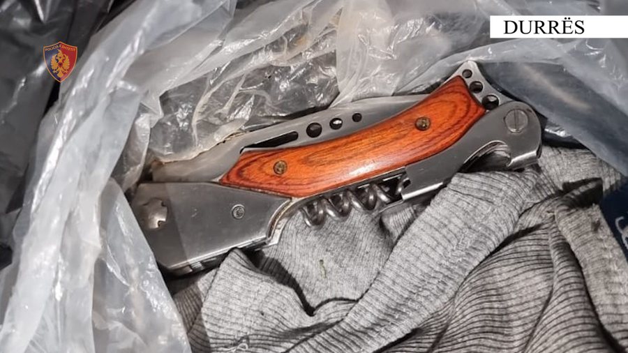 Plagosi rëndë me thikë 15-vjeçarin në Durrës, arrestohet i mituri