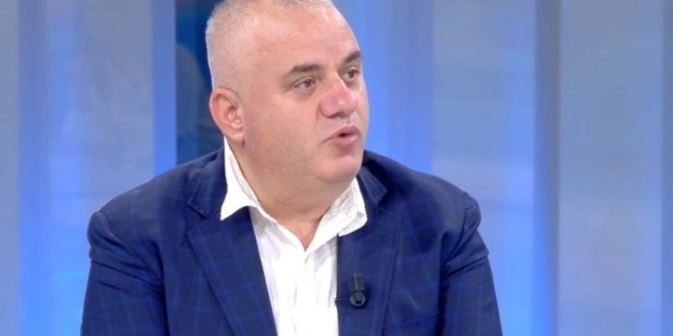 DOKUMENTI / Greqia shpall ‘non grata’ gazetarin Artan Hoxha, ja arsyeja e vendimit ekstrem