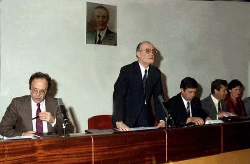 A do kishte rrjedhur historia ndryshe?/ Një histori mes Ramiz Alisë, Fatos Nanos dhe gjermanëve në 1986