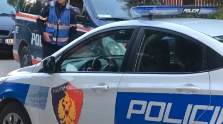 “Na ke 30 mijë euro borxh”/ Tre vëllezërit erdhën nga Librazhdi dhe kërcënuan të riun