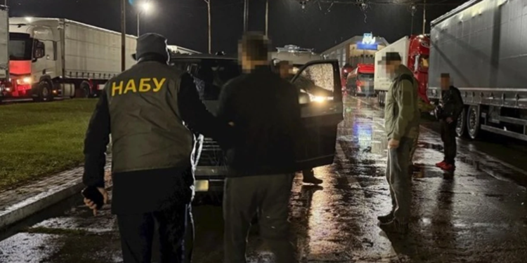Ukraina akuzon shtatë persona për një skandal korrupsioni me vlerë 100 milionë dollarë
