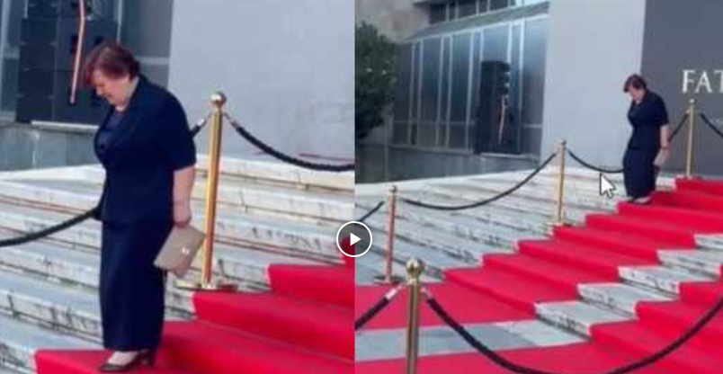 VIDEO/ Kreu homazhe për ish-kryeministrin Fatos Nano, qytetarja largohet e përlotur