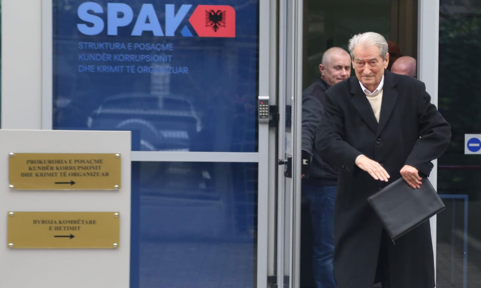 Berisha në SPAK për 21 Janarin, Meçe: Doli i buzëqeshur edhe pse u vranë 4 qytetarë