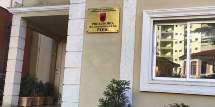 Para droge, Prokuroria Fier sekuestron pronat dhe llogaritë bankare të 2 vëllezërve