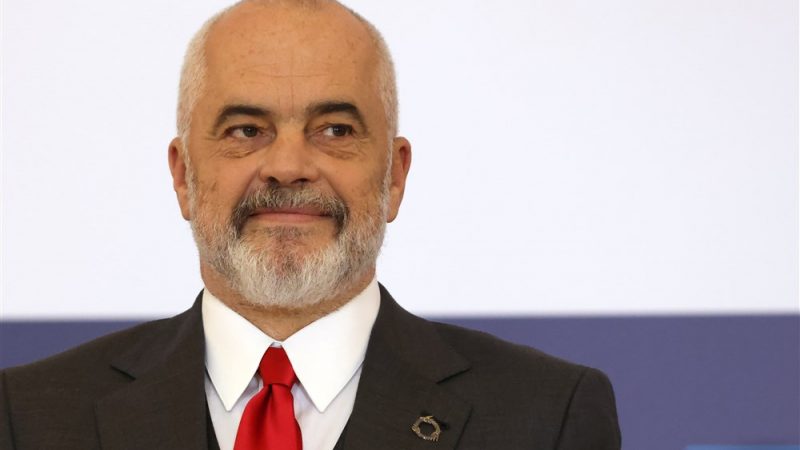 “O moj e bukura Arbëri”/ Rama ndan videokartolinë: Nxënësit e “Servete Maçit”, atmosferë festive në prag të festave të Nëntorit