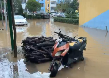 Reshjet në Lezhë, përmbytje në disa lagje, probleme dhe me energjinë elektrike