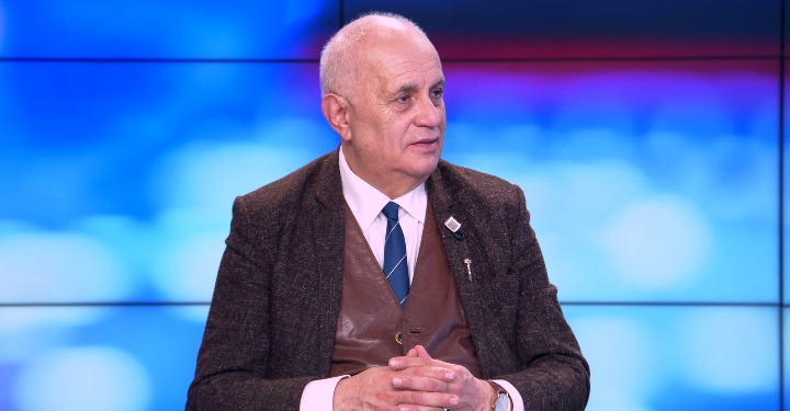 Fuga: Klasa politike e vjetëruar në moshë dhe ide, votuesit ndjekin liderët, jo programet. Partitë e reja nuk fitojnë besim!