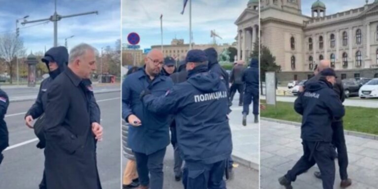 VIDEO-Skenë absurde në Serbi/ Policia përplaset me deputetët e opozitës, nuk i lejojnë të hyjnë në Parlament