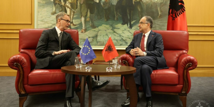 “Shqipëria në BE”, Begaj dhe Gonzato diskutojnë progresin dhe reformat e integrimit