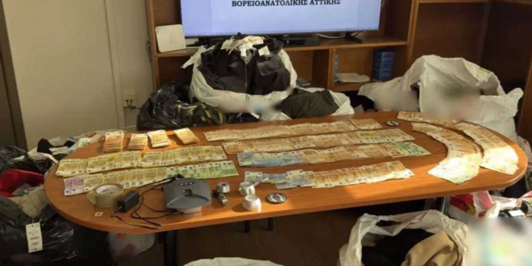 Vidhnin rroba nga Athina dhe i shisnin në Tiranë, arrestohen 8 persona